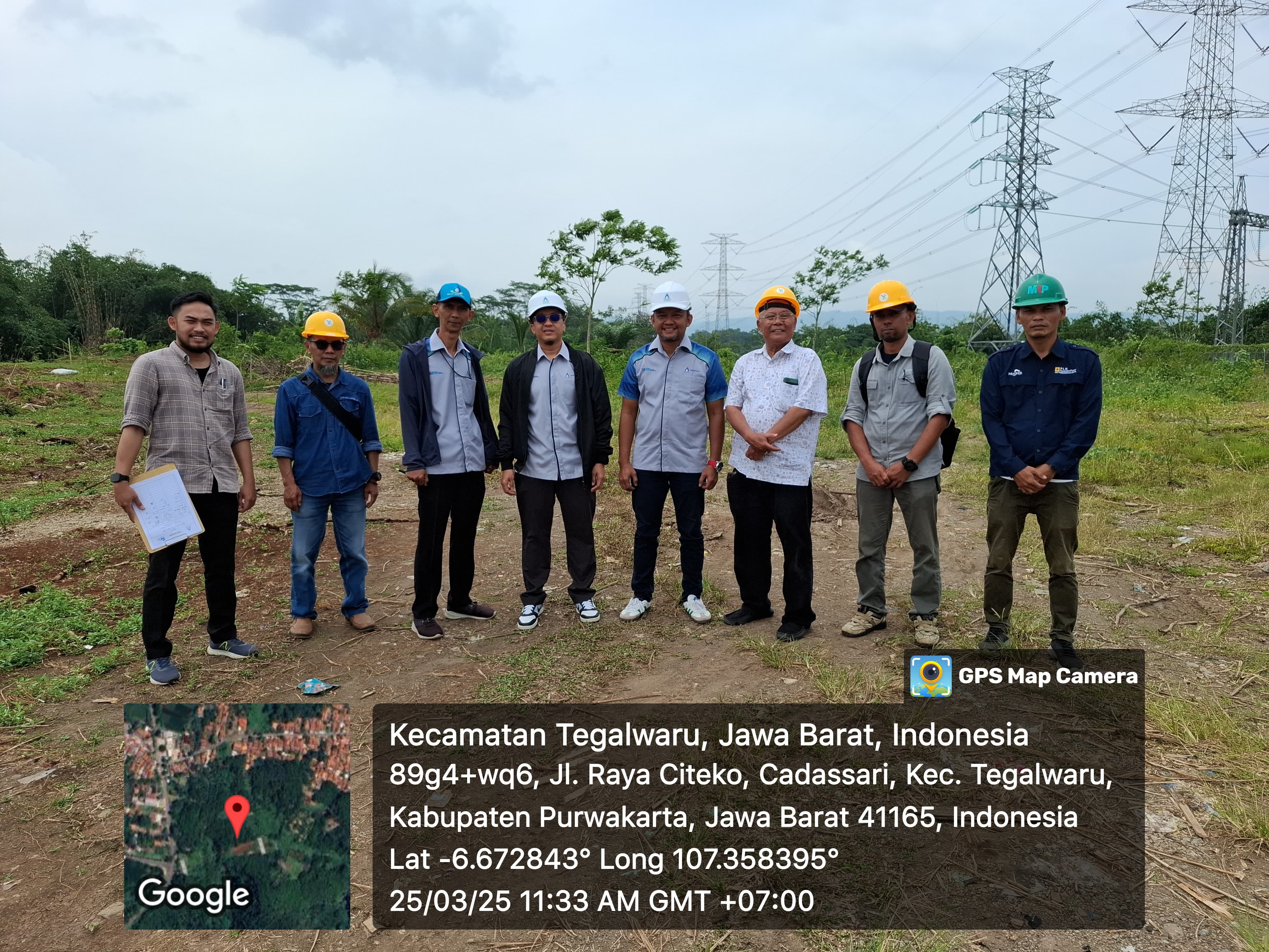 Dokumentasi Bersama Tim